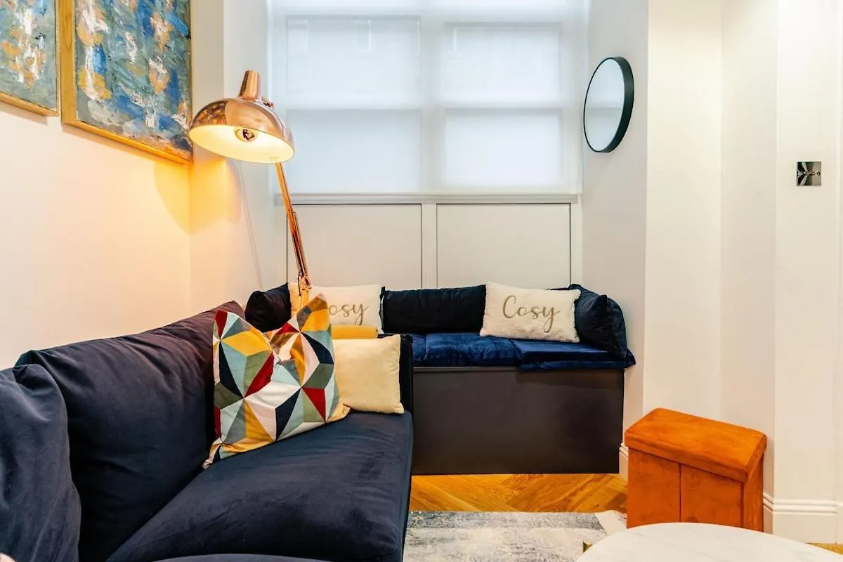 Daire Cosy City Apartment, Free Street Parking Edinburgh